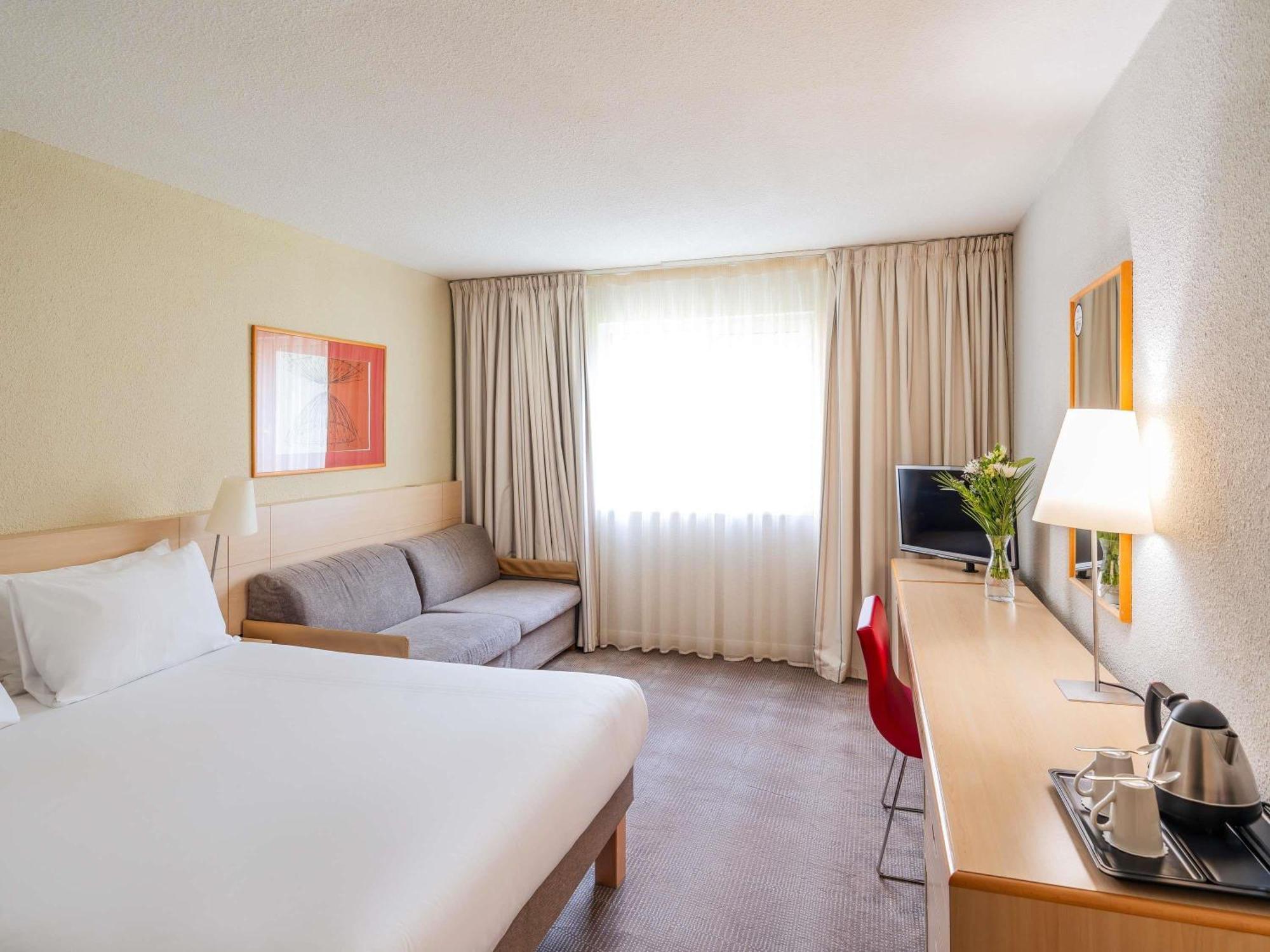 Novotel Milton Keynes Esterno foto