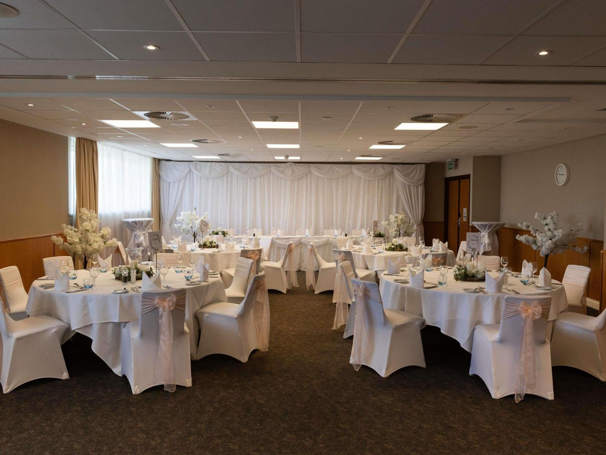 Novotel Milton Keynes Esterno foto